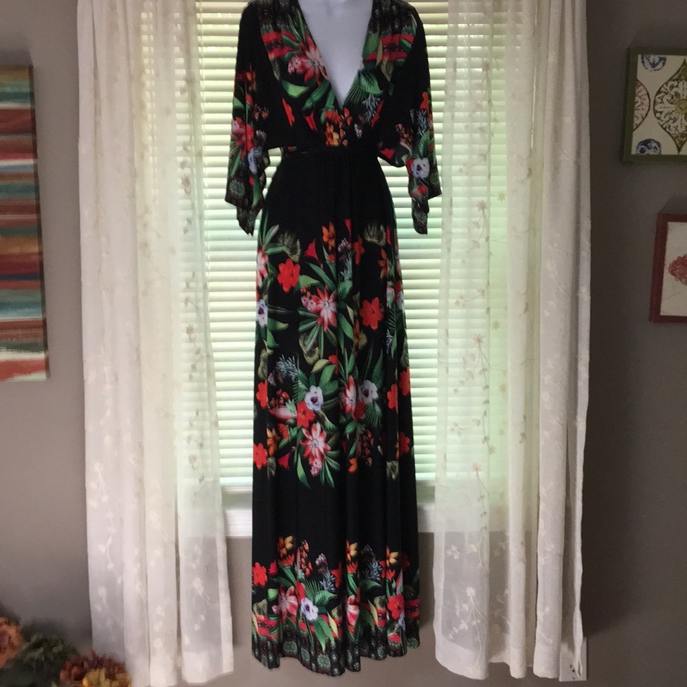 New York & Company Floral Kimono Dreas